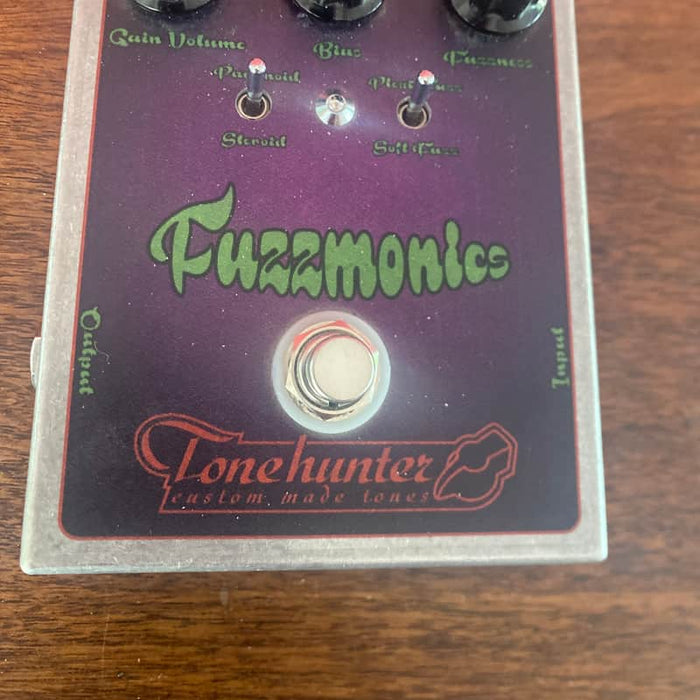 Tonehunter Fuzzmonics Handmade Boutique Fuzz Rare & Signed Tonehunter Fuzzmonics Handmade Boutique Fuzz Rare...