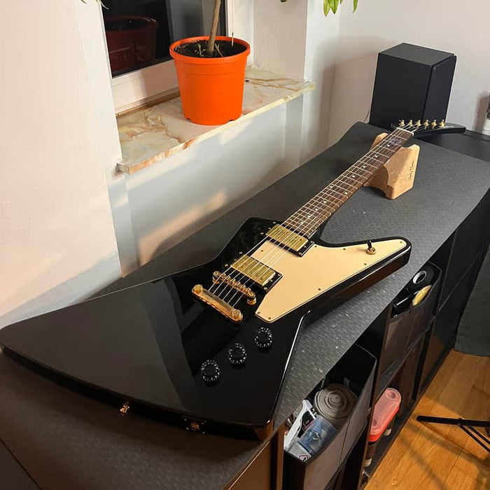 Epiphone Explorer Inspired by Gibson Ebony