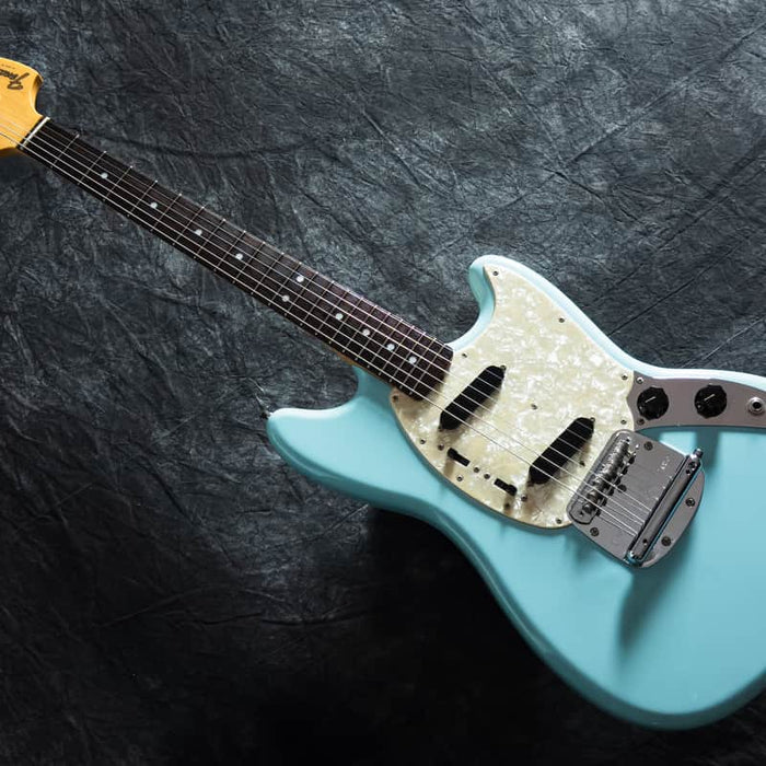 Fender Japan Traditional 60s Mustang Daphne Blue