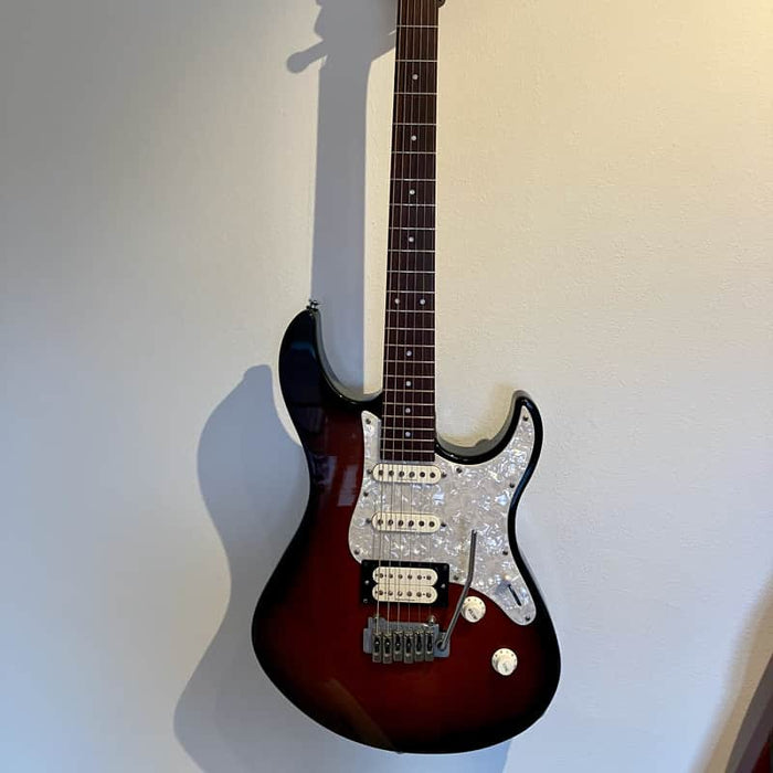 Yamaha 812W Pacifica Natural Burst