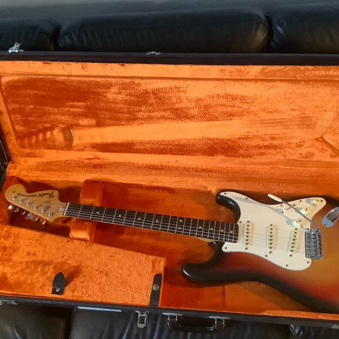 Fender STRATOCASTER Sunburst