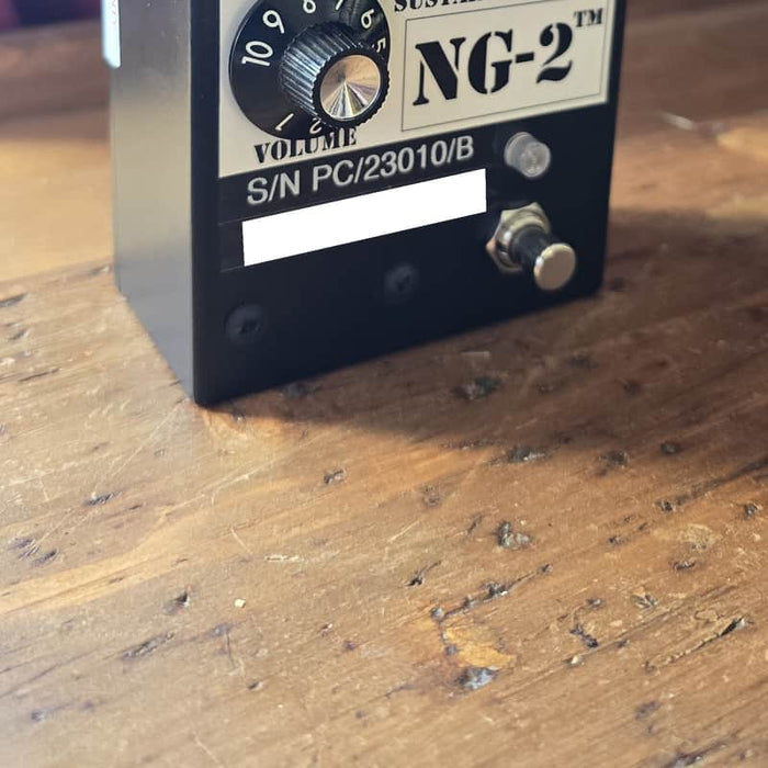 Pete Cornish 2010s Pete Cornish NG-2 Battery-Free Fuzz Black/White
