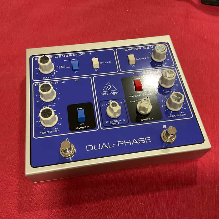 Behringer Dual-Phase Blue / White