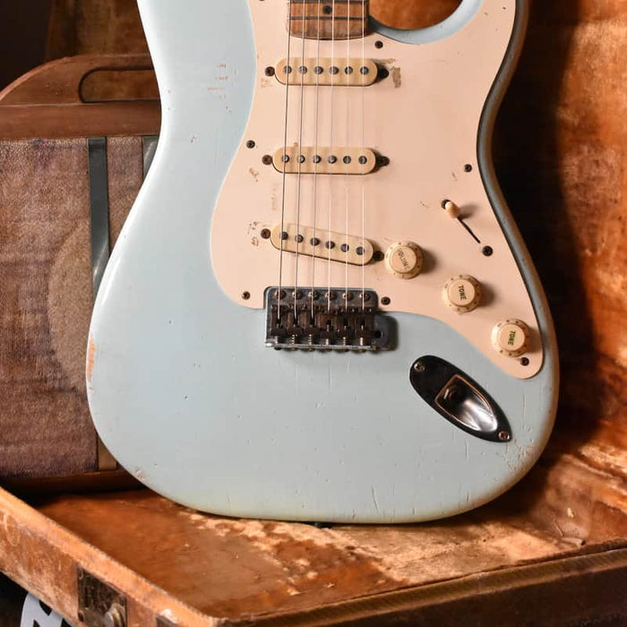 Fender Stratocaster Sonic Blue Refinish