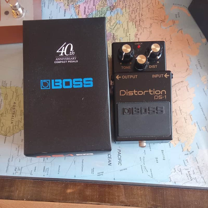 Boss DS-1-4A 40th Anniversary Distortion Black / Yellow
