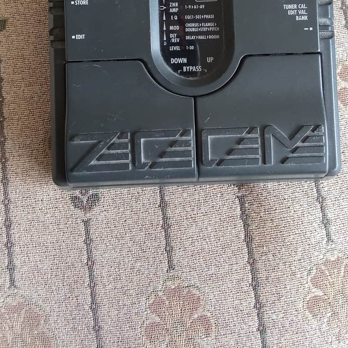 Zoom 2000s Zoom 505 Multi-Effects Black
