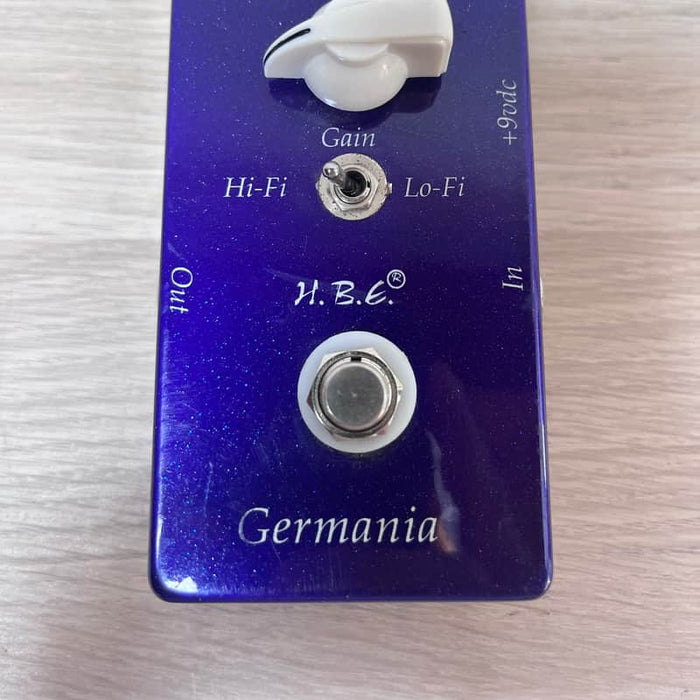 HomeBrew Electronics Germania treble booster Violet