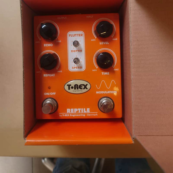 T-Rex Reptile Analog tape echo simulator orange
