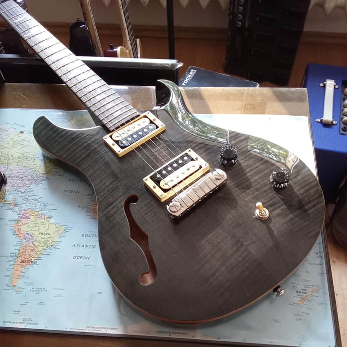 PRS SE Custom 22 Semi-Hollow Gray Black