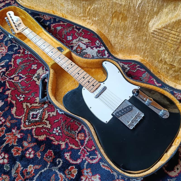 Fender Telecaster with Maple Fretboard Black