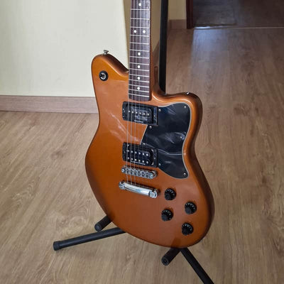Fender Fender Deluxe Series Toronado Caramel Metallic B-Stock - Offerta BSTOCK