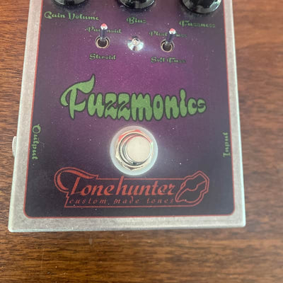 Tonehunter Fuzzmonics Handmade Boutique Fuzz Rare & Signed Tonehunter Fuzzmonics Handmade Boutique Fuzz Rare...