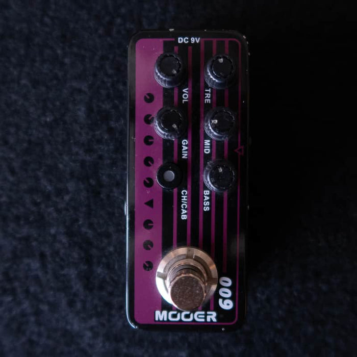 Mooer 2010s Mooer 009 Blacknight Micro Preamp Black/Red