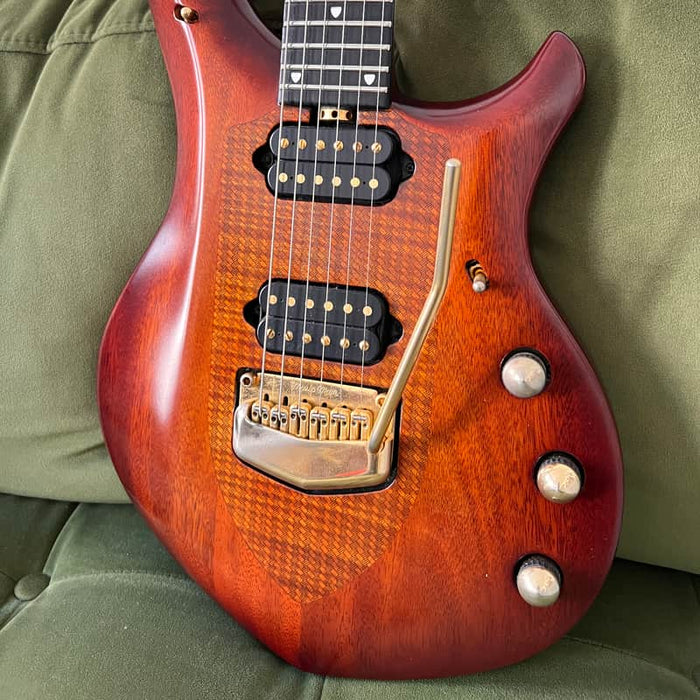 Ernie Ball Music Man Majesty Marrone