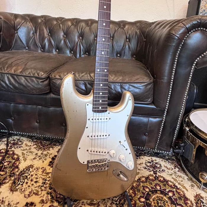 Fender Stratocaster Shoreline Gold