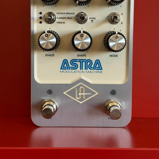 Universal Audio Universal Audio Astra Modulation Machine White - Reverb