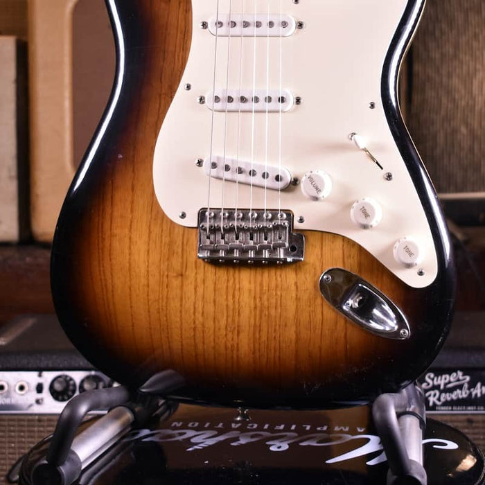 Fender 54 anniversary Stratocaster Masterbuilt sunburst