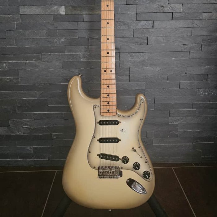 Fender Stratocaster Antigua Antigua