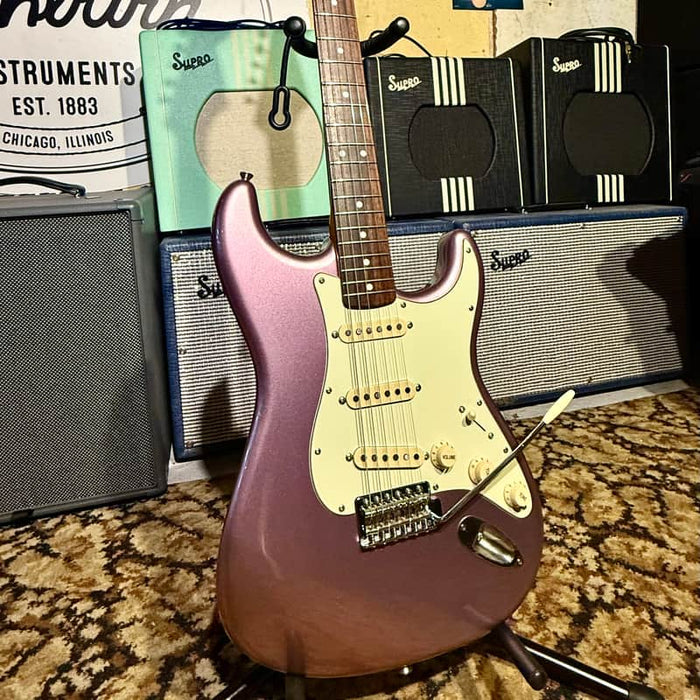 Squier Classic Vibe Stratocaster '60s with Rosewoo...