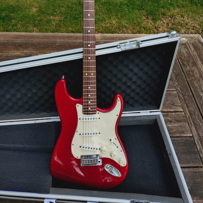 Fender Stratocaster Candy Apple Red