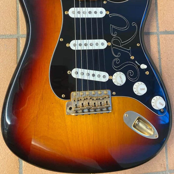 Fender Stevie Ray Vaughan Stratocaster with Pau...