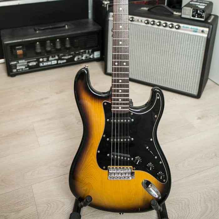 Aria Strikin' Sound 2 color sunburst