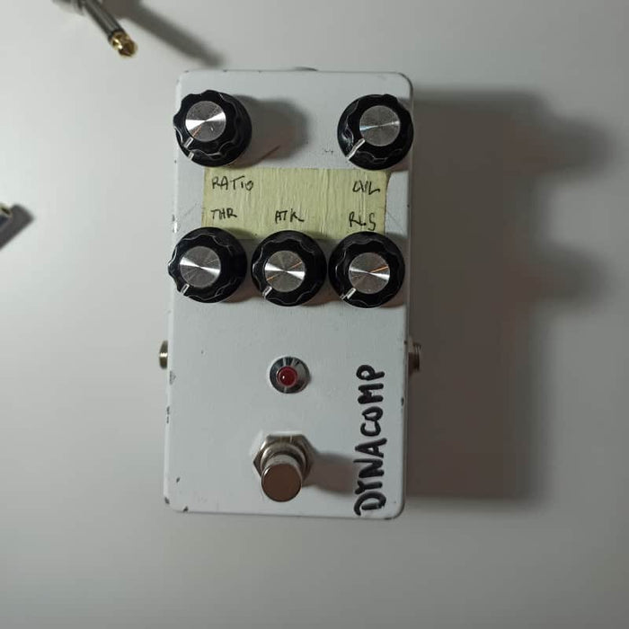 Engineer s Thumb Compressor White