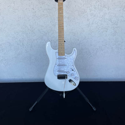SMG Strato Style White