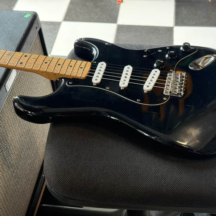 Squier SQ Stratocaster BLACK