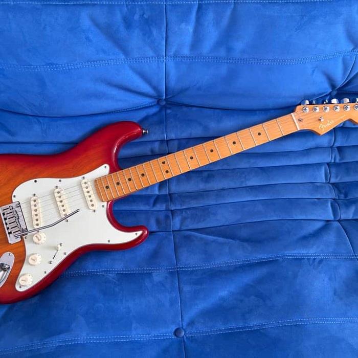 Fender American Ultra Stratocaster with Maple Fret...