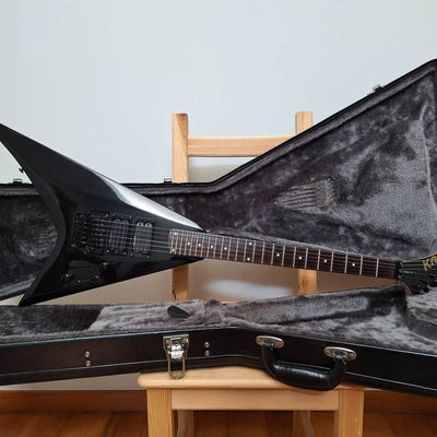 Kramer Kramer Vanguard Flying V FR-440S Metallic Black B-Stock - Offerta BSTOCK