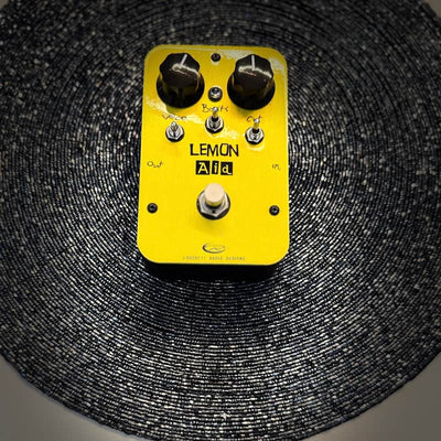 J. Rockett J. Rockett 2010s J. Rockett Lemon Aid - Preamp and Booster Yellow B-Stock - Offerta BSTOCK