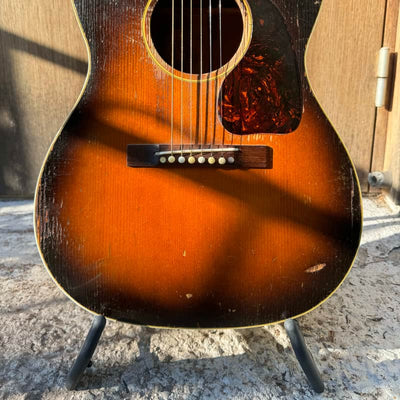 Gibson LG-2 Sunburst