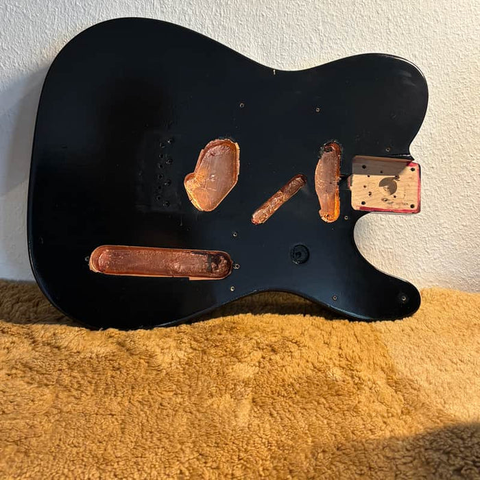 Fender Telecaster body road worn schwarz