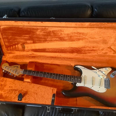 Fender STRATOCASTER Sunburst