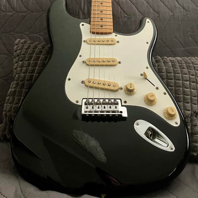 Fender Standard Stratocaster Black