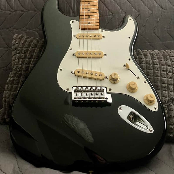 Fender Standard Stratocaster Black