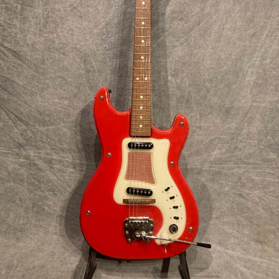 Hagstrom Hagstrom 64 Hagstrom Kent PB-24 G Red B-Stock - Offerta BSTOCK