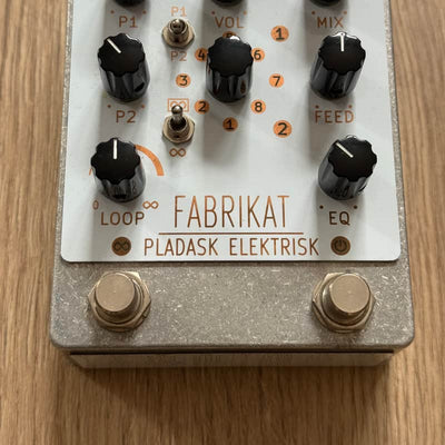 Pladask Elektrisk Fabrikat V3 White