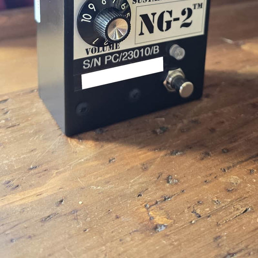 Pete Cornish Pete Cornish 2010s Pete Cornish NG-2 Battery-Free Fuzz Black/White - Reverb