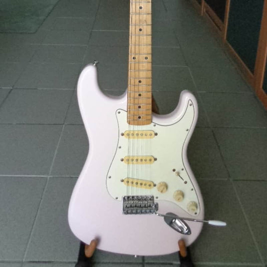 Fender Fender 1999/2002 Fender Stratocaster Shell Pink Refinished - Reverb