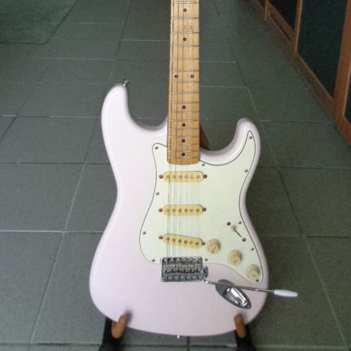 Fender 1999/2002 Fender Stratocaster Shell Pink Refinished