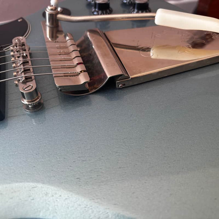 Epiphone Limited Edition SG Custom with Maestro Vibrola T...