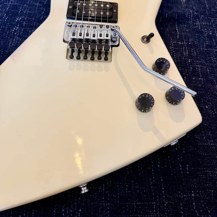 Gibson Explorer T with Floyd Rose White