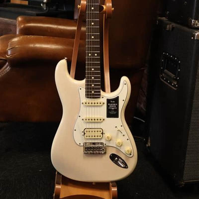 Fender Player II Stratocaster HSS White Blonde White...