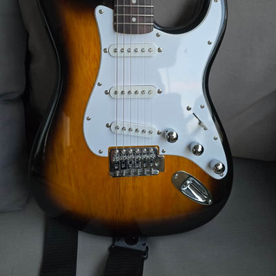 Squier Bullet Stratocaster with Tremolo and Rosewo...