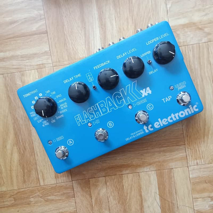 TC Electronic Flashback X4 Delay & Looper Blue