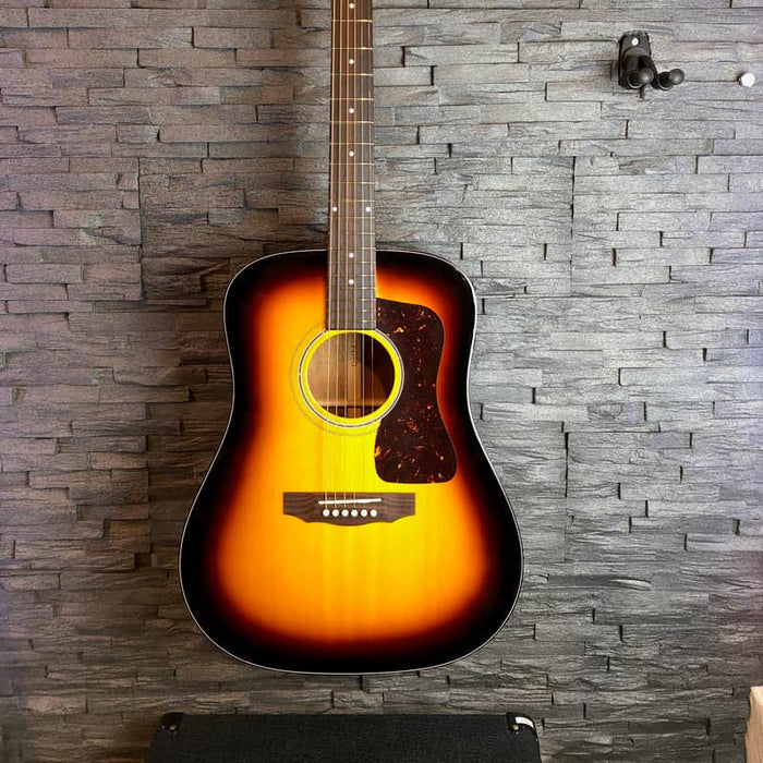 Guild D-40 Traditional Antique Sunburst