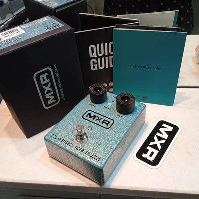 MXR MXR M173 Classic 108 Fuzz Blue B-Stock - Offerta BSTOCK