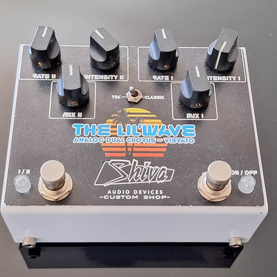 Shiva 2010's Shiva The Lil'Wave analog dual chorus - vibrato White